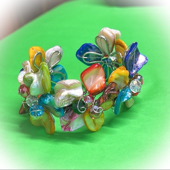 💕Beautiful Handmade Flower Bracelet Shells💕 - Picture 7 of 7